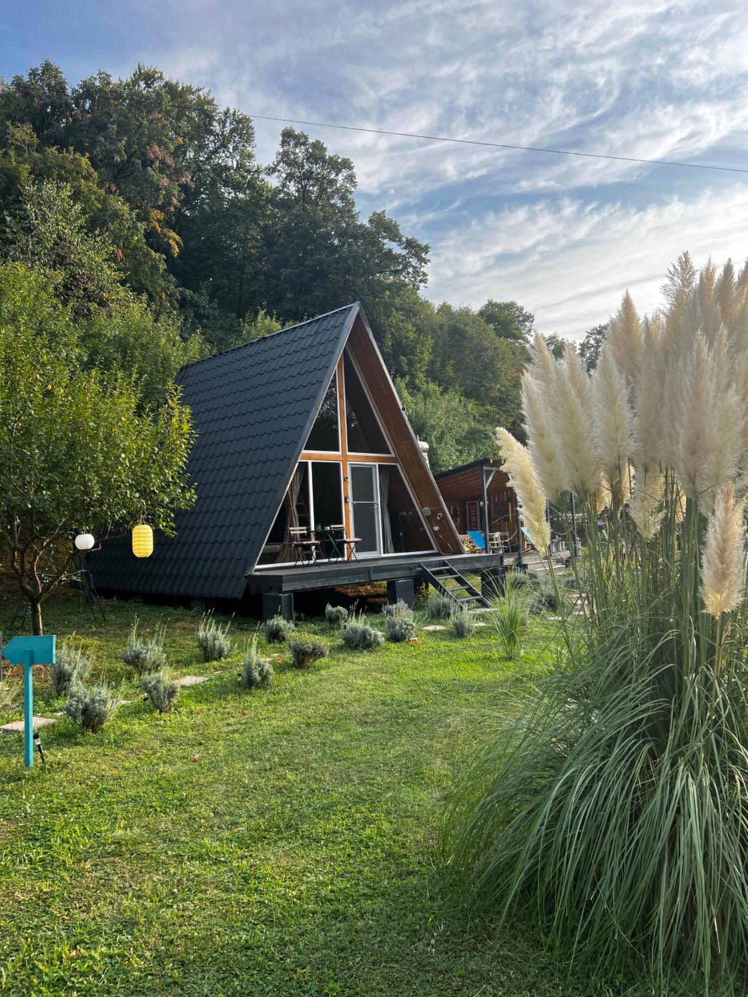 Cabane A-Frame Svinita Eksteriør bilde