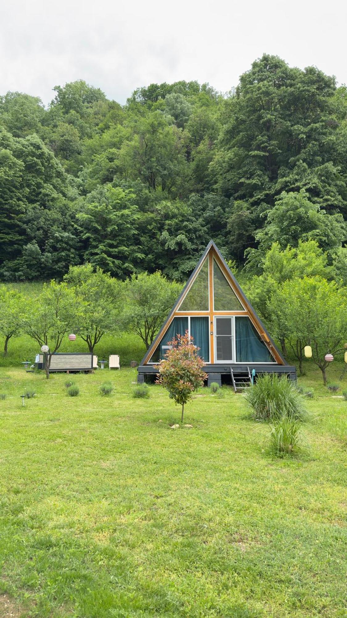 Cabane A-Frame Svinita Eksteriør bilde